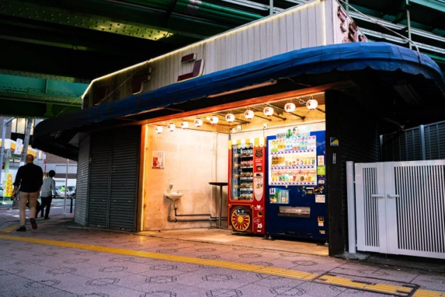 日本東京秋葉原最好的Mansei肉三明治食品自動售貨機